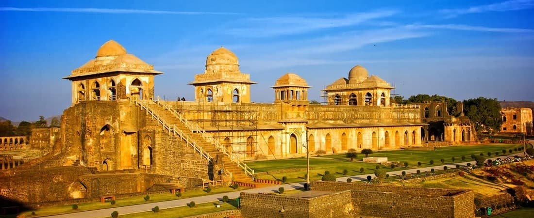 Mandu fort heritage tour cab from Ujjain